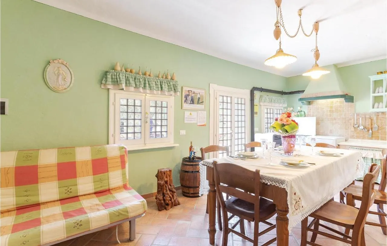 2 Bedroom Gorgeous Home In Castelfiorentino -Fi- בית נופש